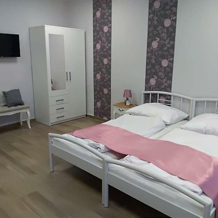 Alma Vendeghaz Hotel Veszprém Eksteriør billede