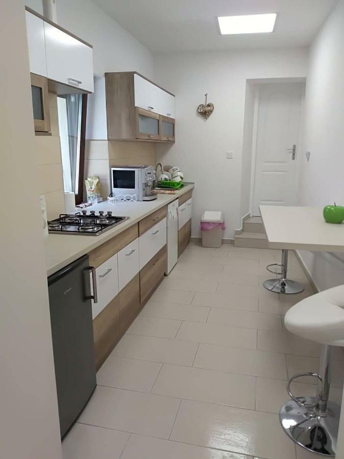 Alma Vendeghaz Hotel Veszprém Eksteriør billede
